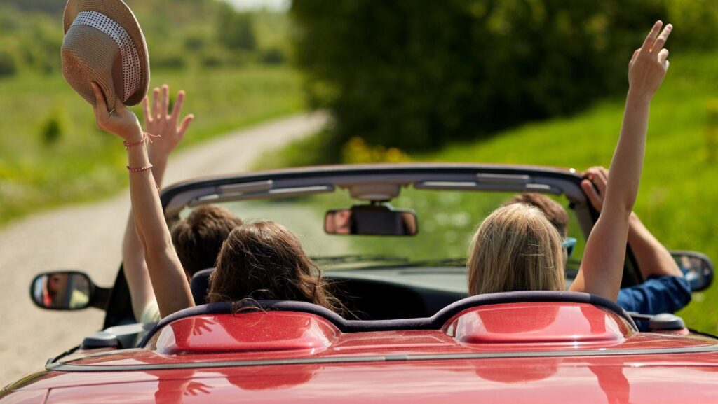 Driving to Lake Como in a Luxury Car: Routes, Parking, and Rules